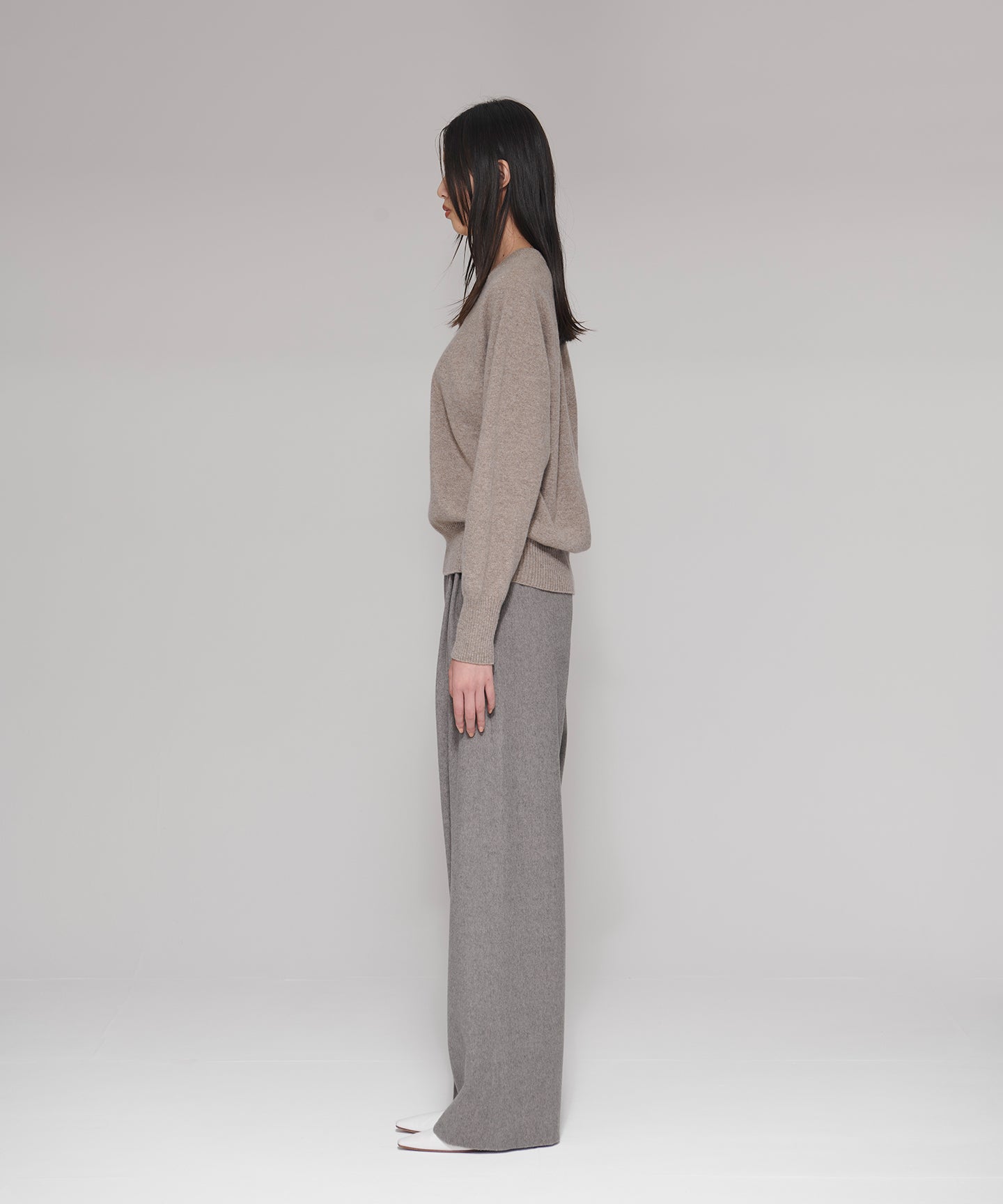 CASHMERE MIDDLE  GAUGE / V NECK KNIT