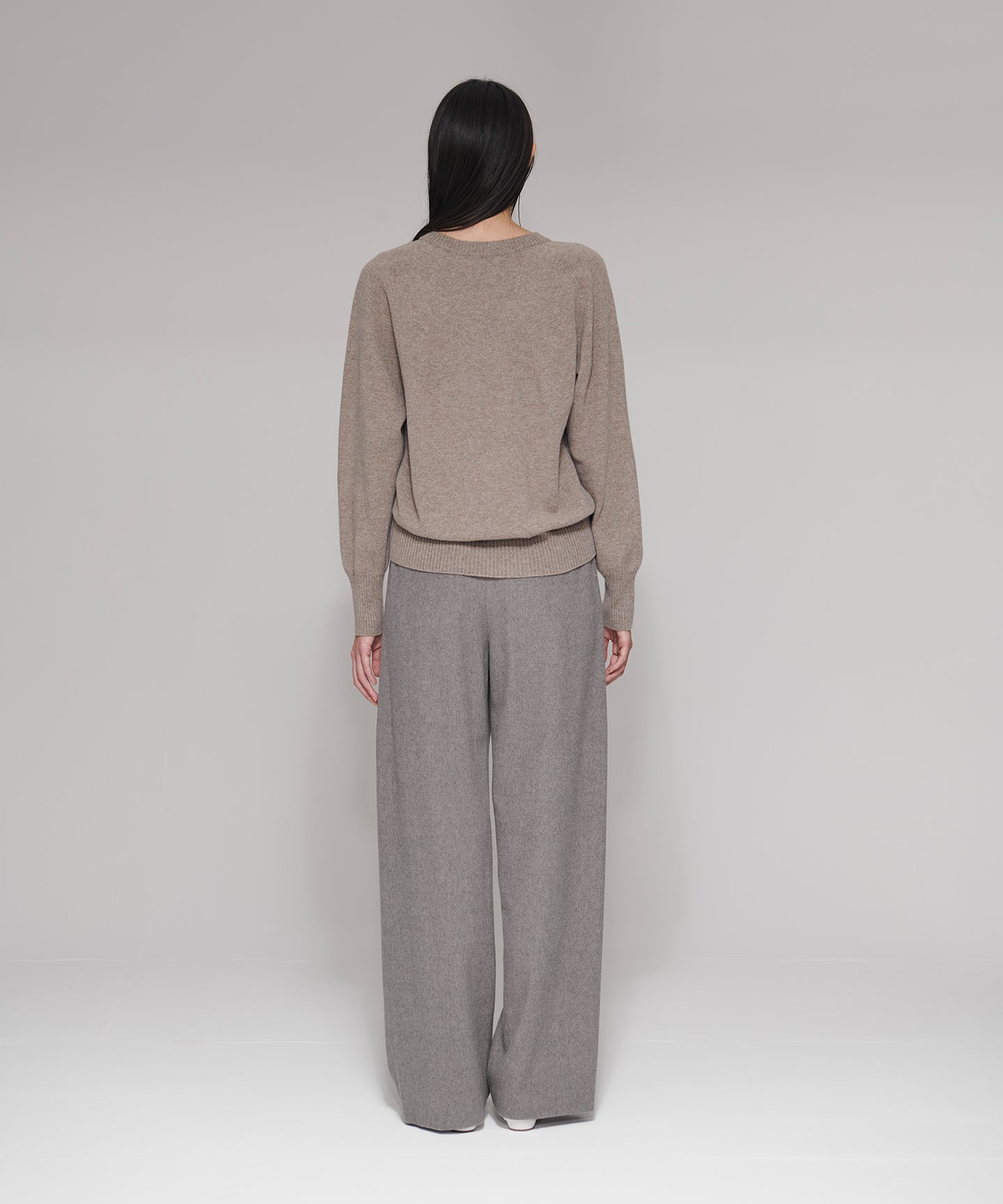 CASHMERE MIDDLE  GAUGE / V NECK KNIT