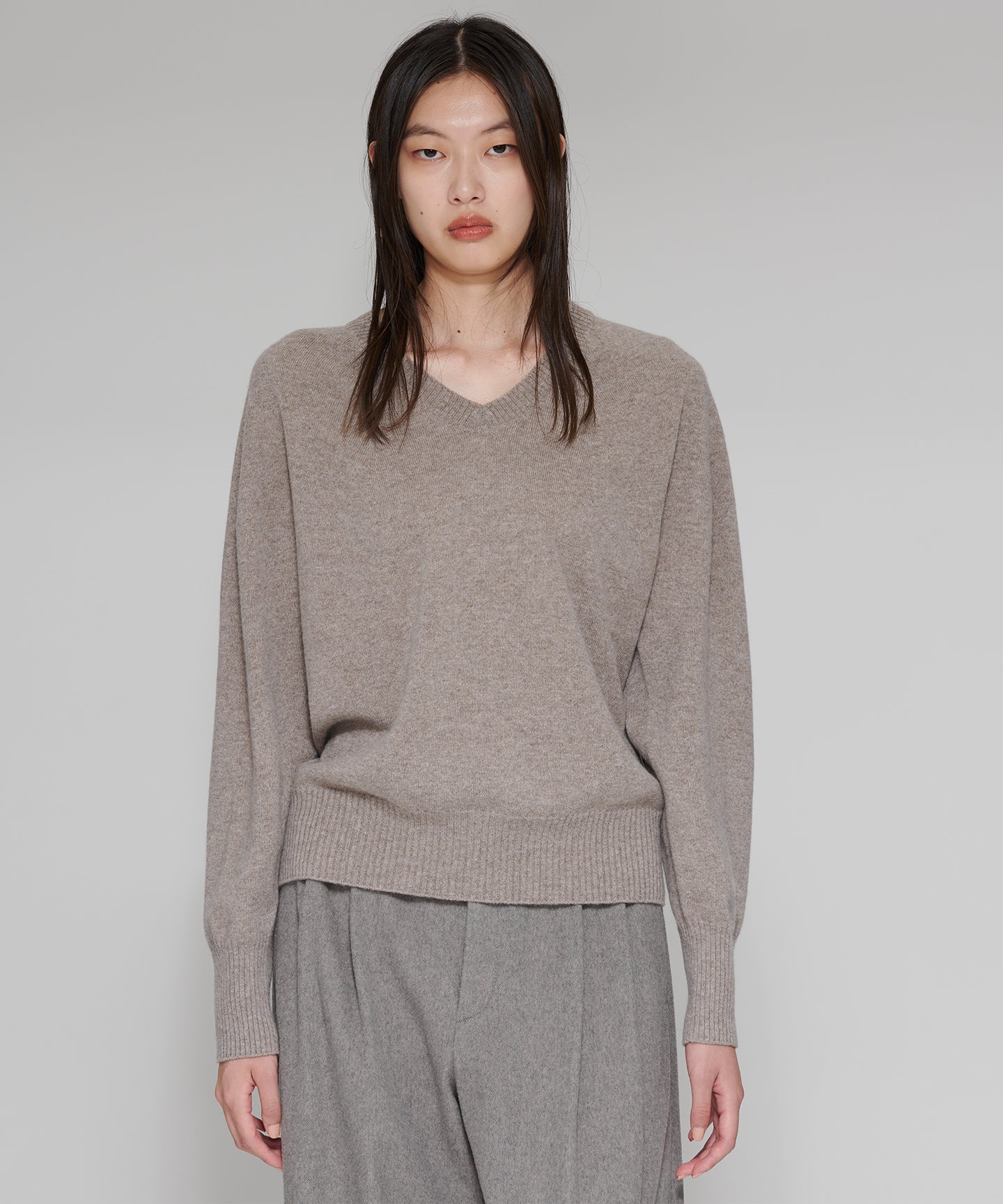 CASHMERE MIDDLE  GAUGE / V NECK KNIT