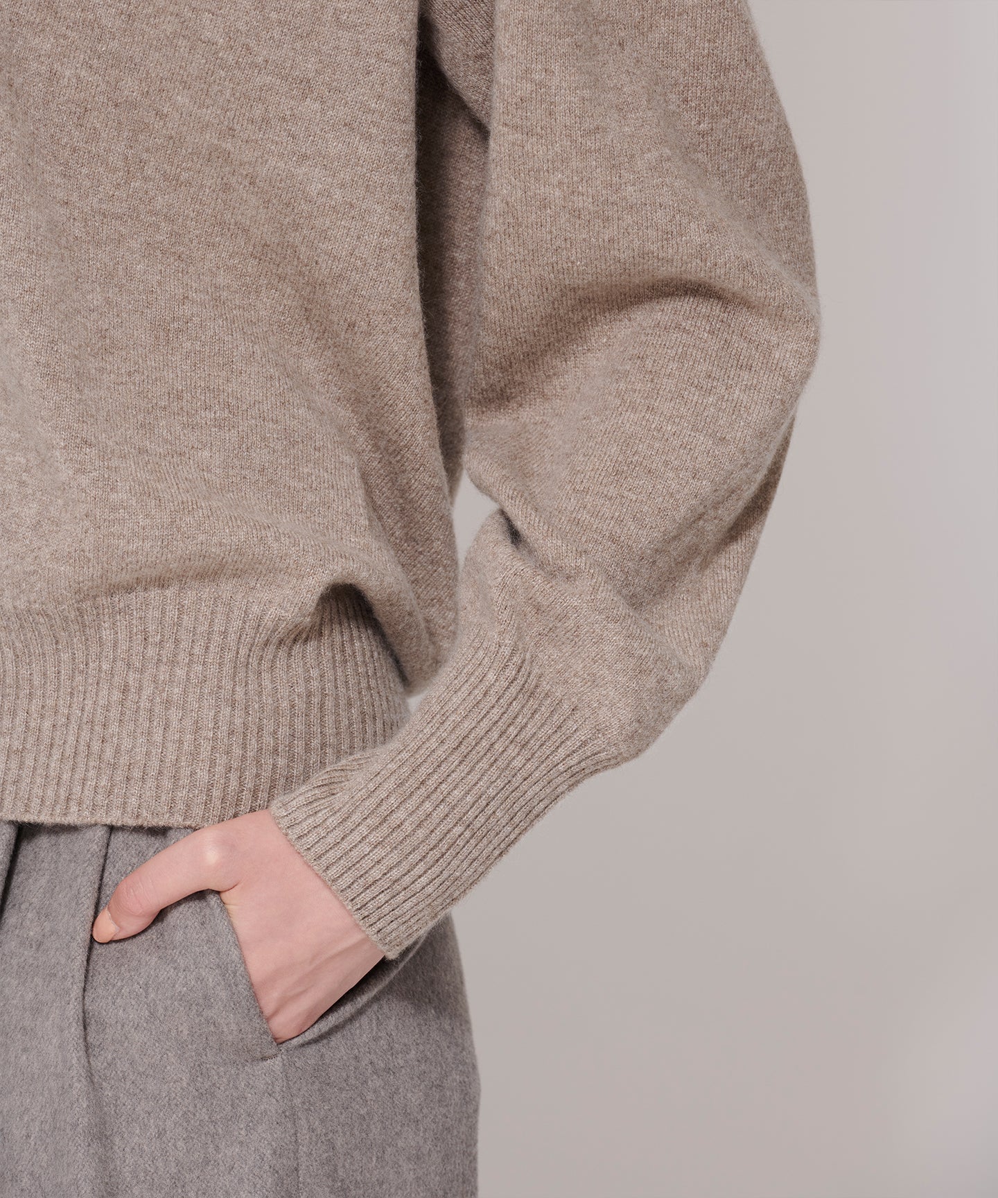 CASHMERE MIDDLE  GAUGE / V NECK KNIT