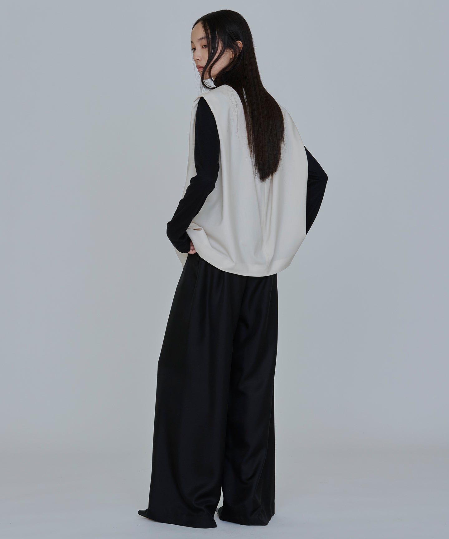WORSTED TROPICAL / TUCKED VEST