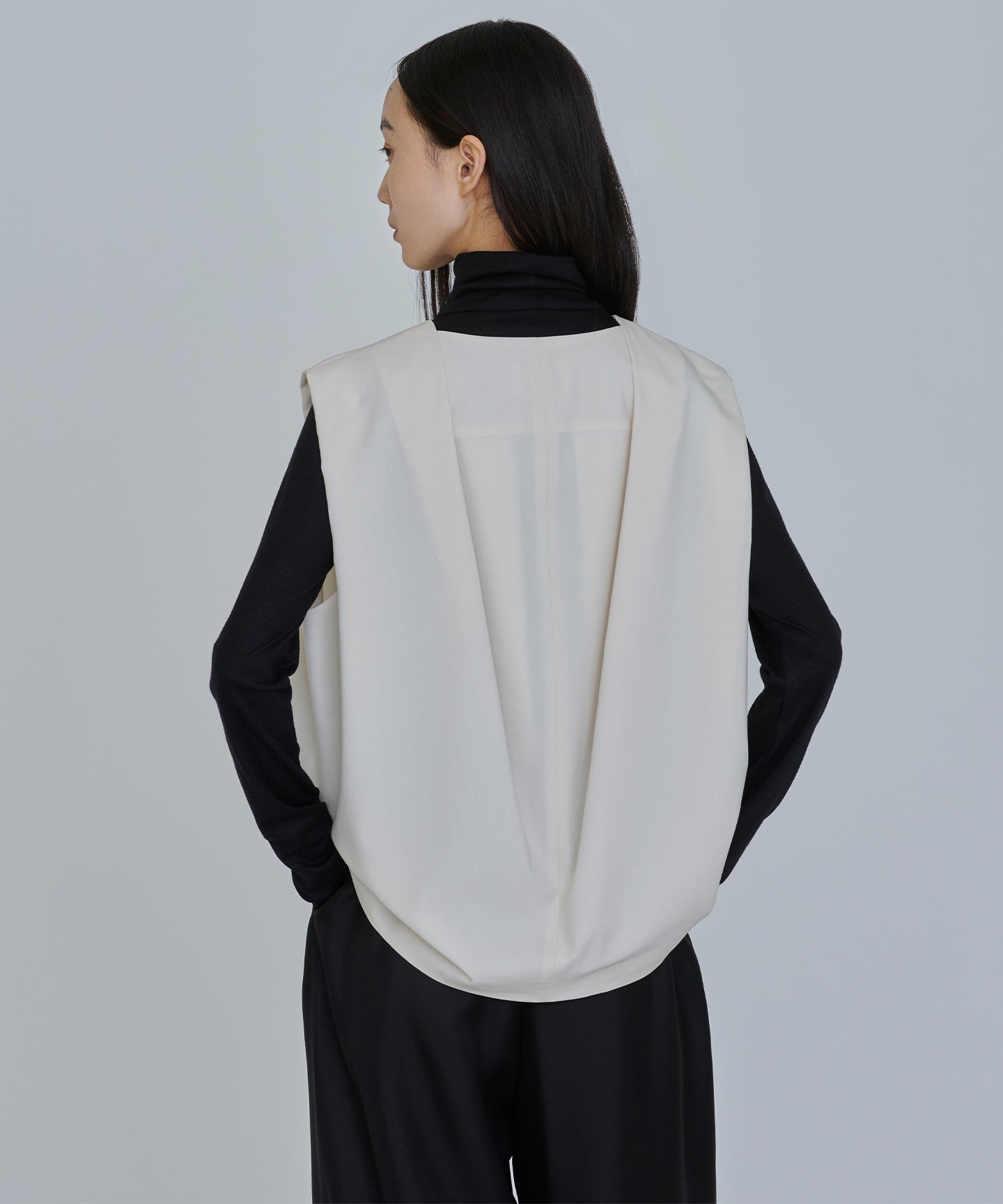 WORSTED TROPICAL / TUCKED VEST