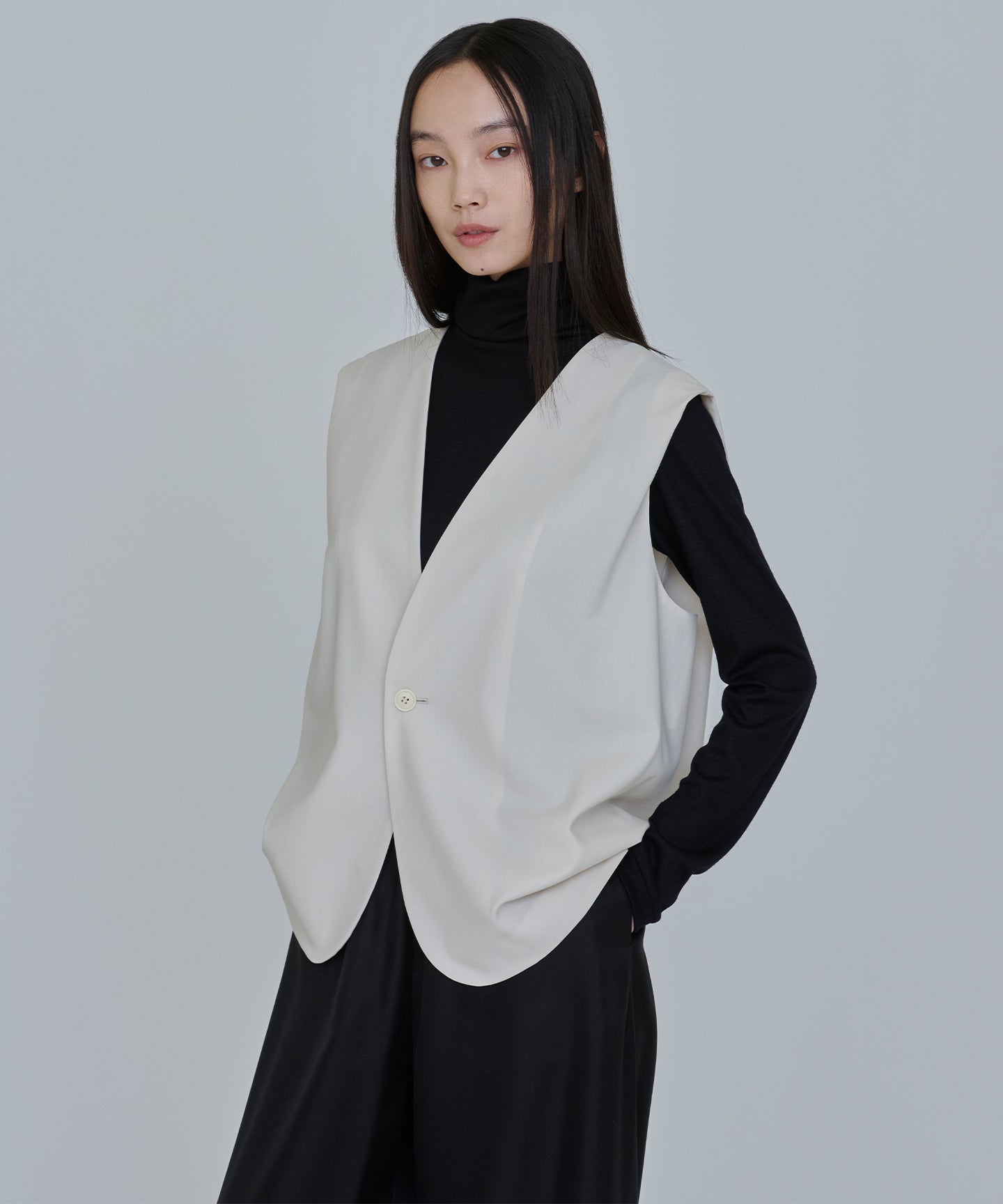 WORSTED TROPICAL / TUCKED VEST