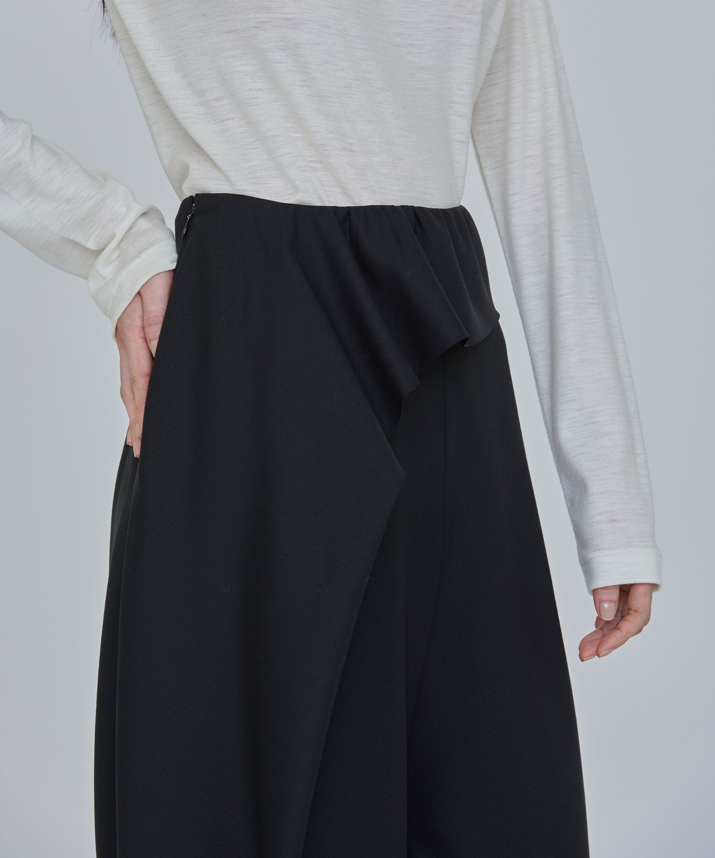 WOOL TROPICAL / DRAPE CONTINUED PANTS