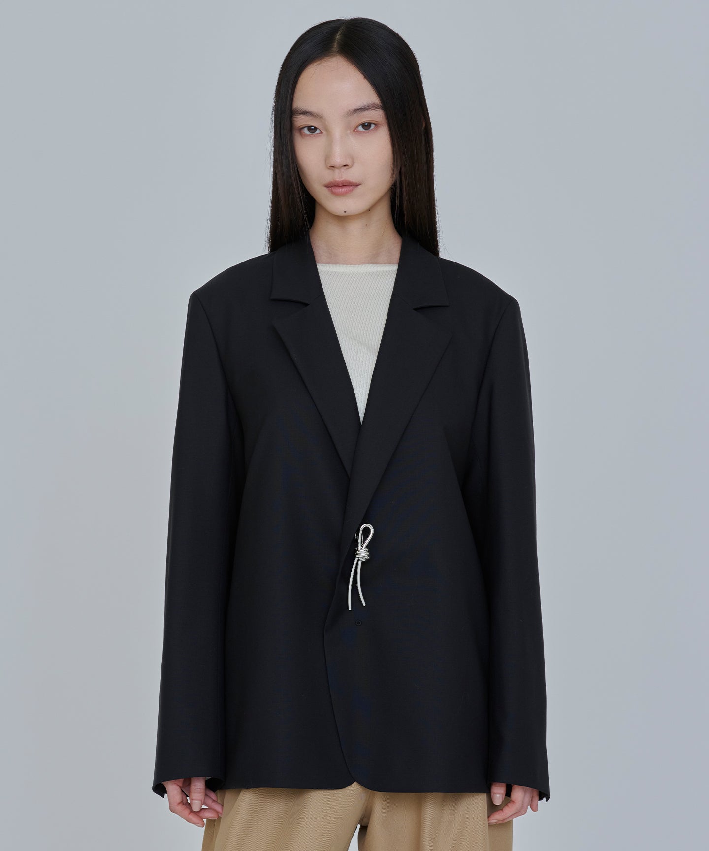 WOOL TROPICAL / BACK SLIT JACKET with BROOCH
