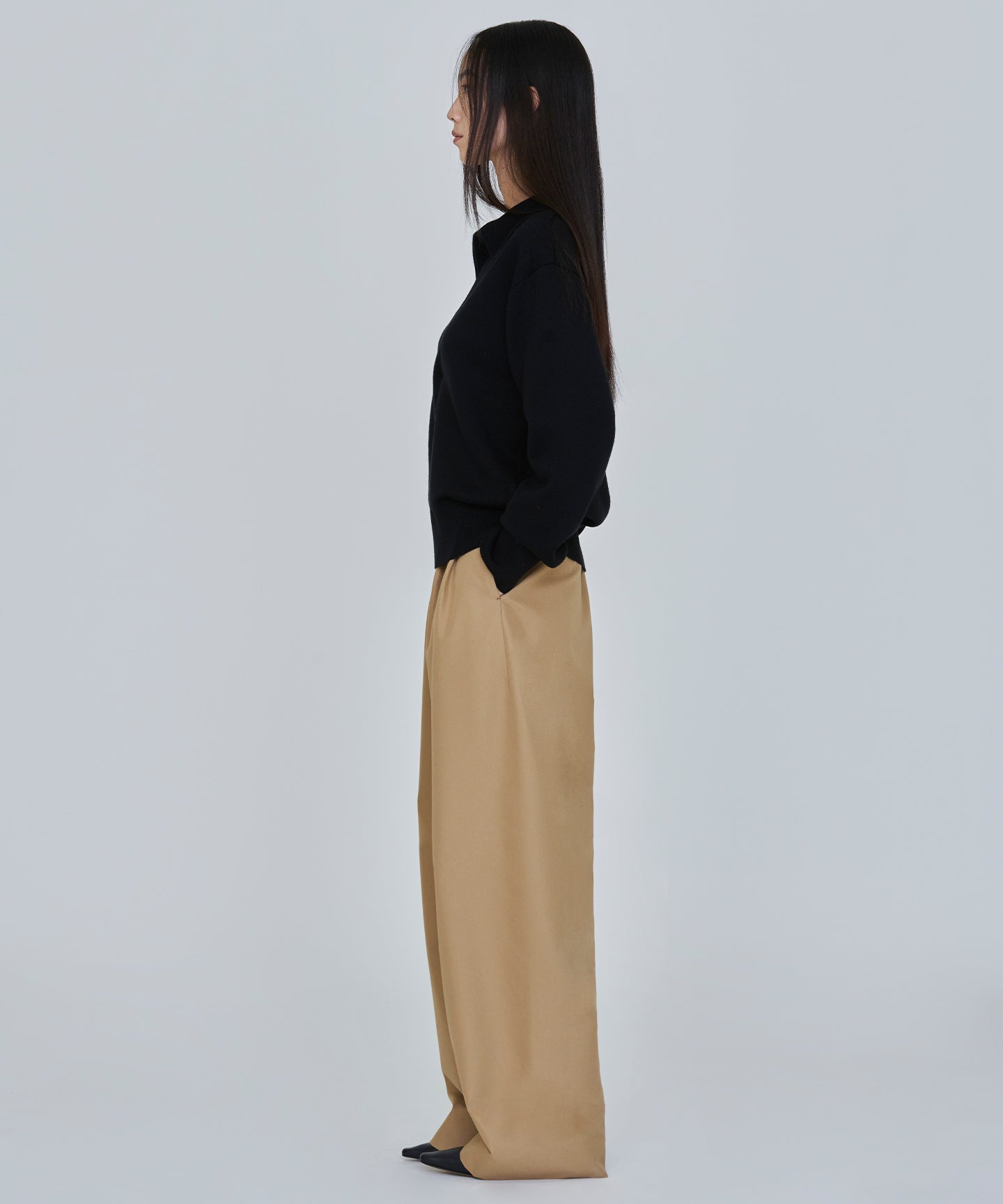 COTTON POLYESTER GABARDINE / DOUBLE PLEATED TSUTSUMU PANTS