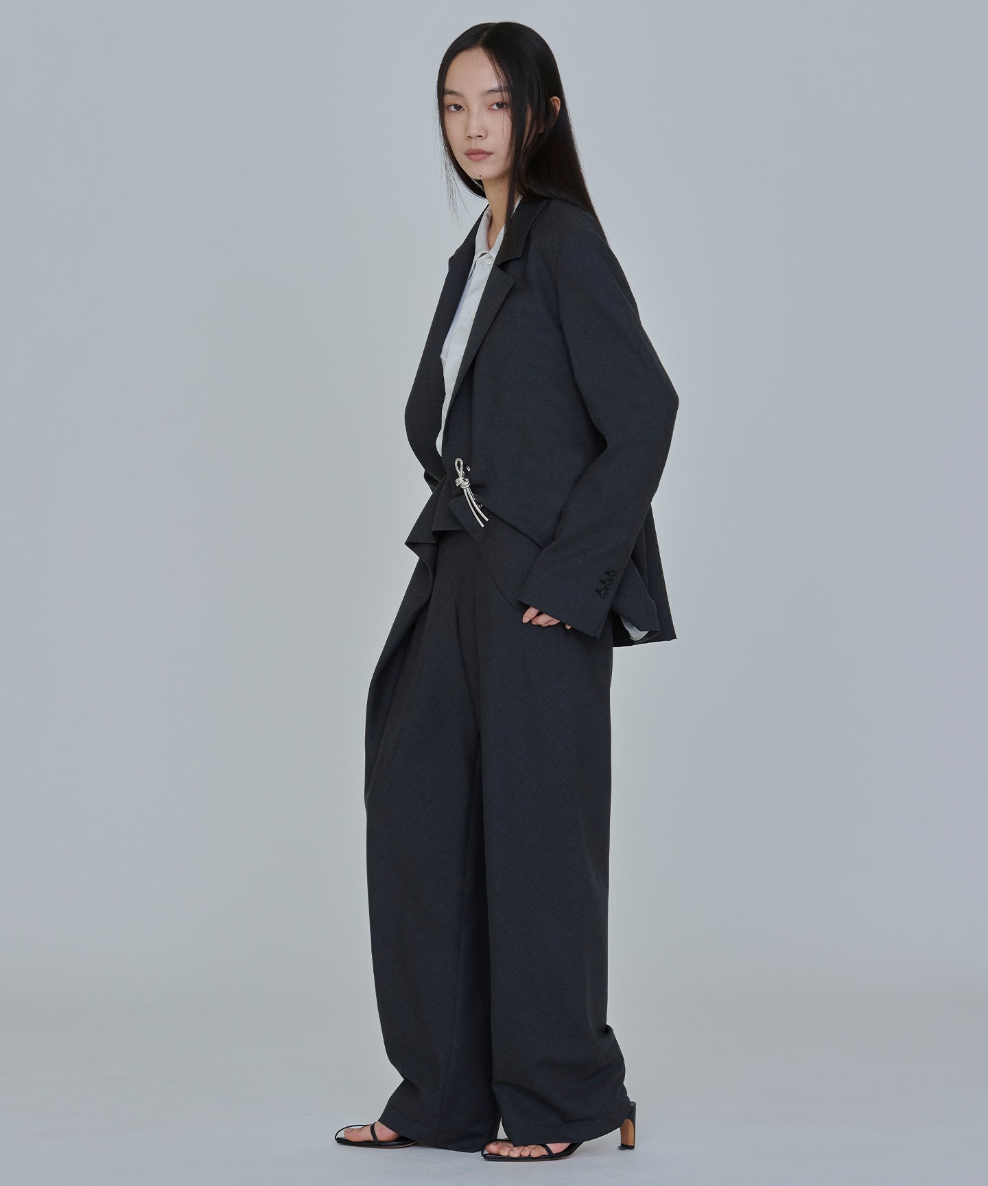 WOOL TROPICAL / BACK SLIT JACKET with BROOCH