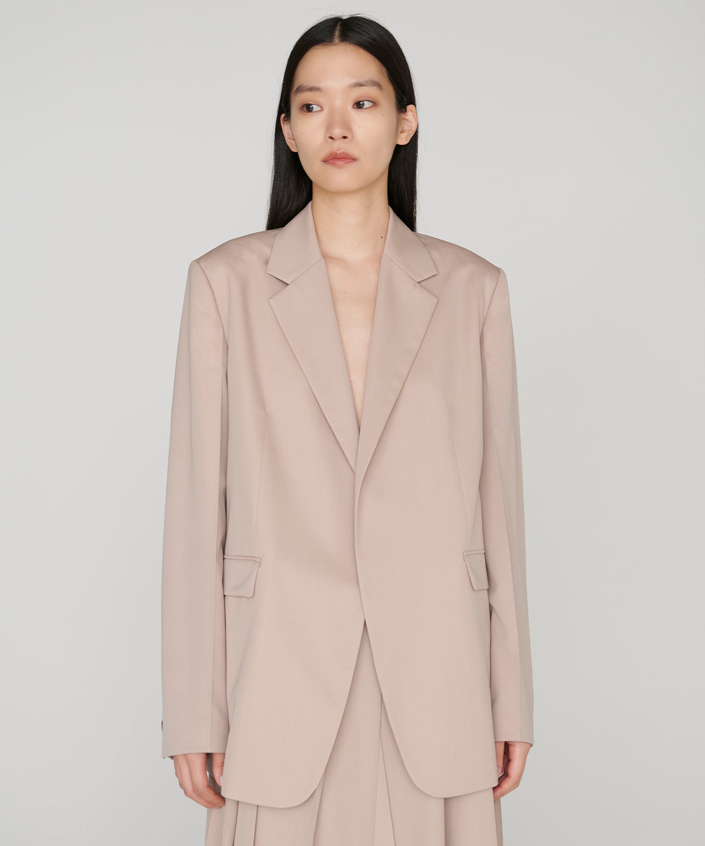 WOOL GABARDINE / PLEATED TAILORED JACKET