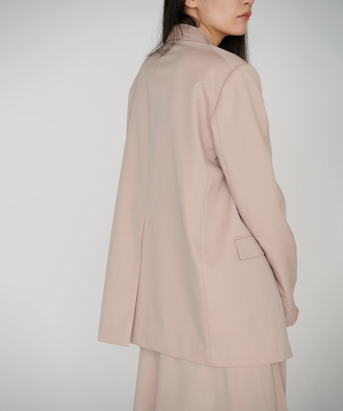 WOOL GABARDINE / PLEATED TAILORED JACKET