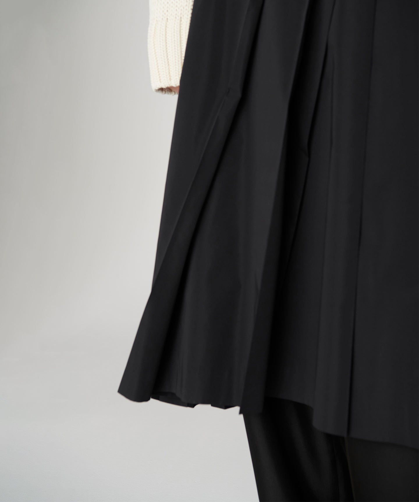 POLYESTER SILK TAFFETA / PLEATED A-LINE SKIRT