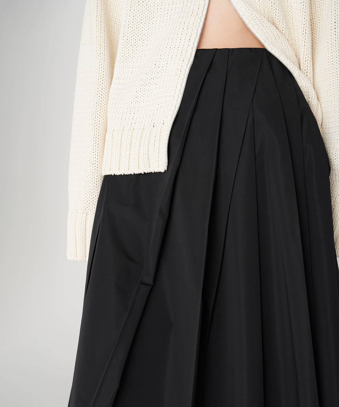 POLYESTER SILK TAFFETA / PLEATED A-LINE SKIRT