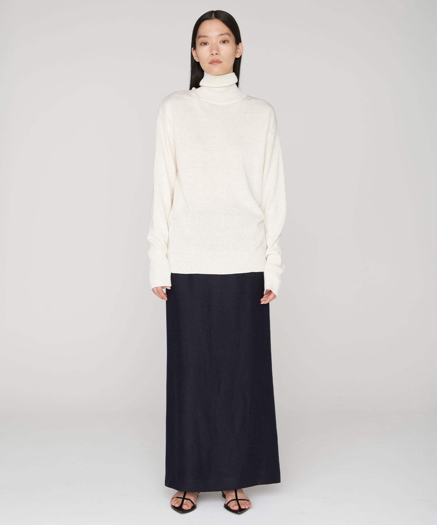 WOOL LINEN SILK / HIGH-NECK SWEATER