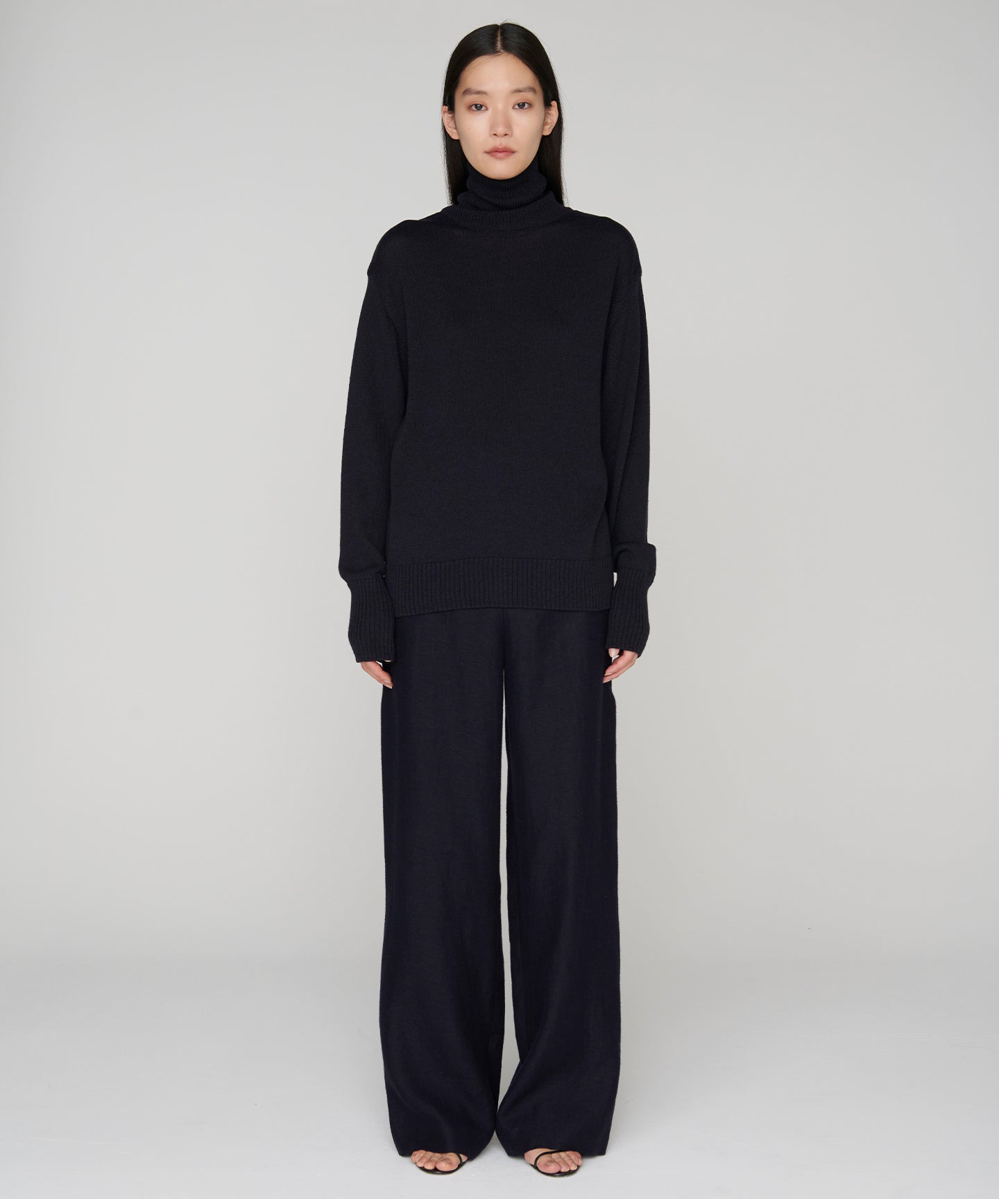 WOOL LINEN SILK / HIGH-NECK SWEATER