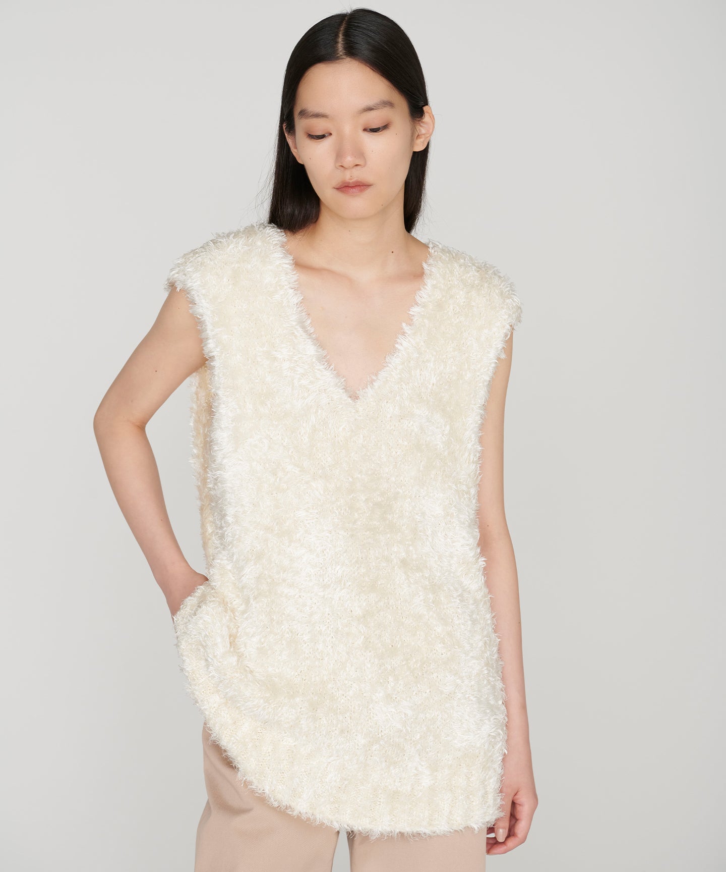 SILK FUR / V-NECK VEST