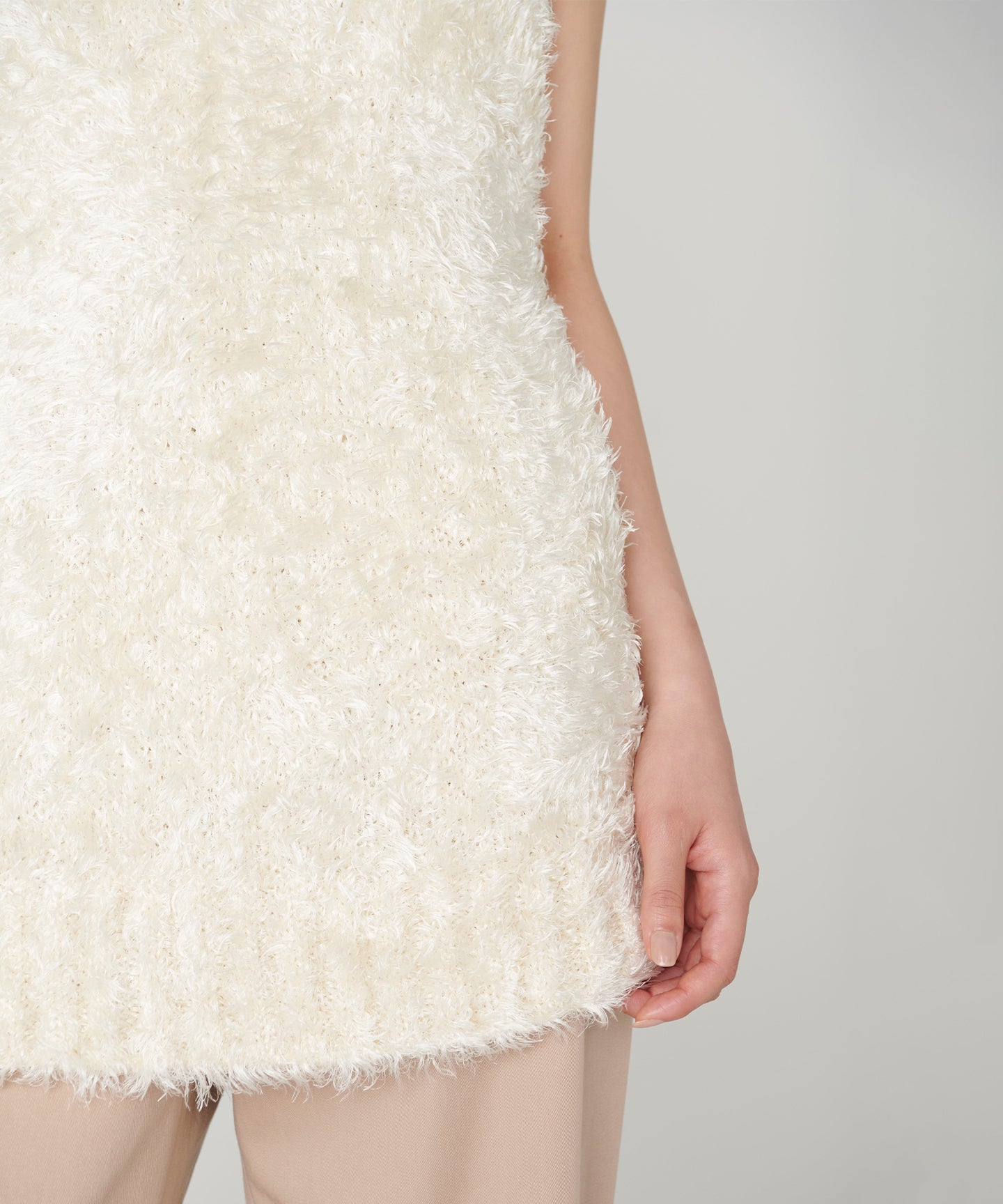 SILK FUR / V-NECK VEST