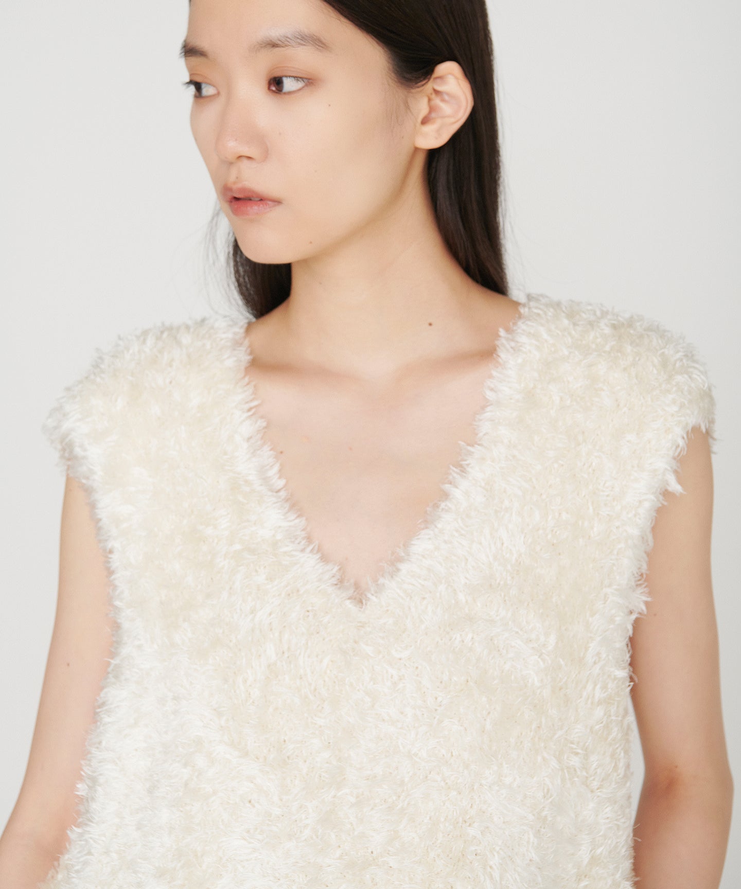 SILK FUR / V-NECK VEST