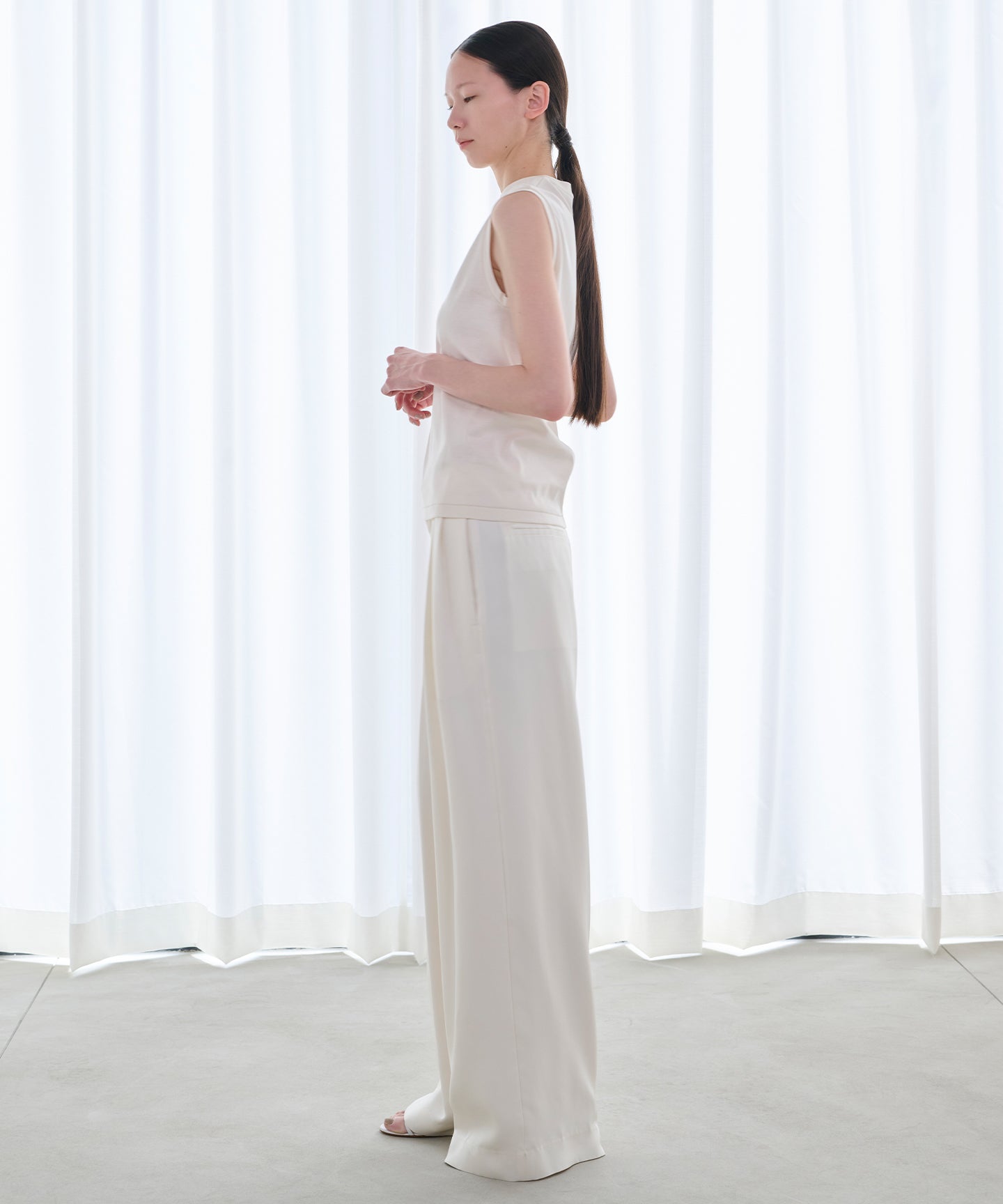COTTON JERSEY / RD NK SLEEVELESS