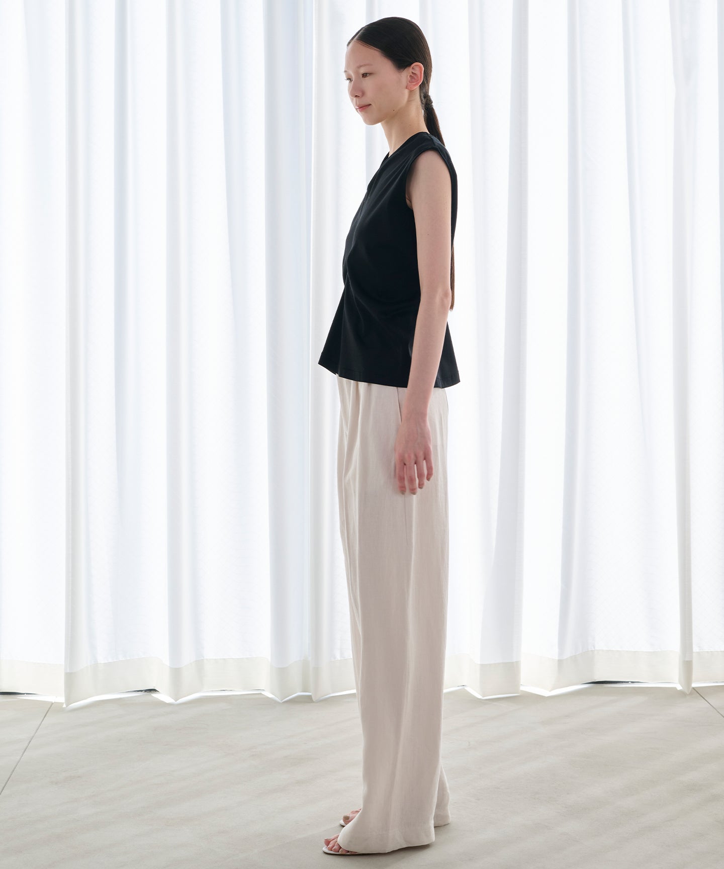 LINEN HERRINGBONE / DOUBLE PLEATED TSUTSUMU PANTS