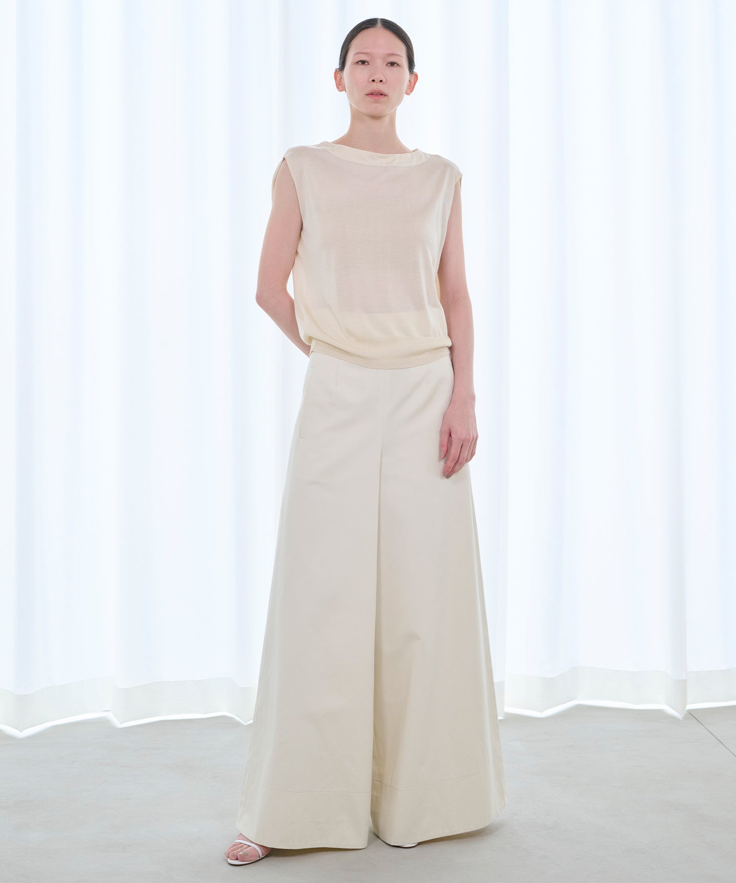COTTON TWILL / WIDE LEG HIGH WAIST PANTS