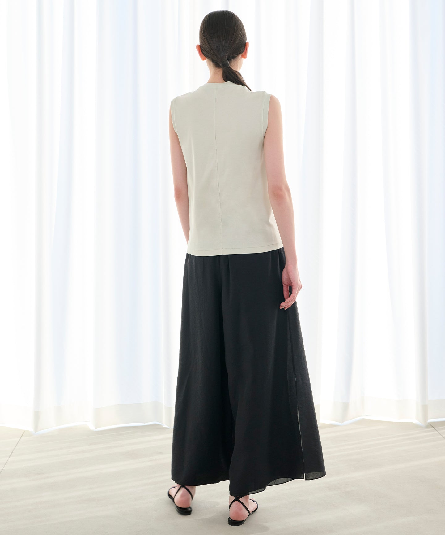 COTTON JERSEY / RD NK SLEEVELESS