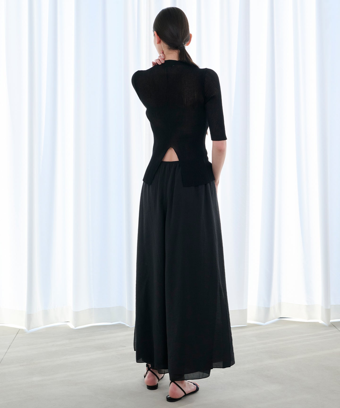 SHEER RIB / RD NK SHORTSLEEVE