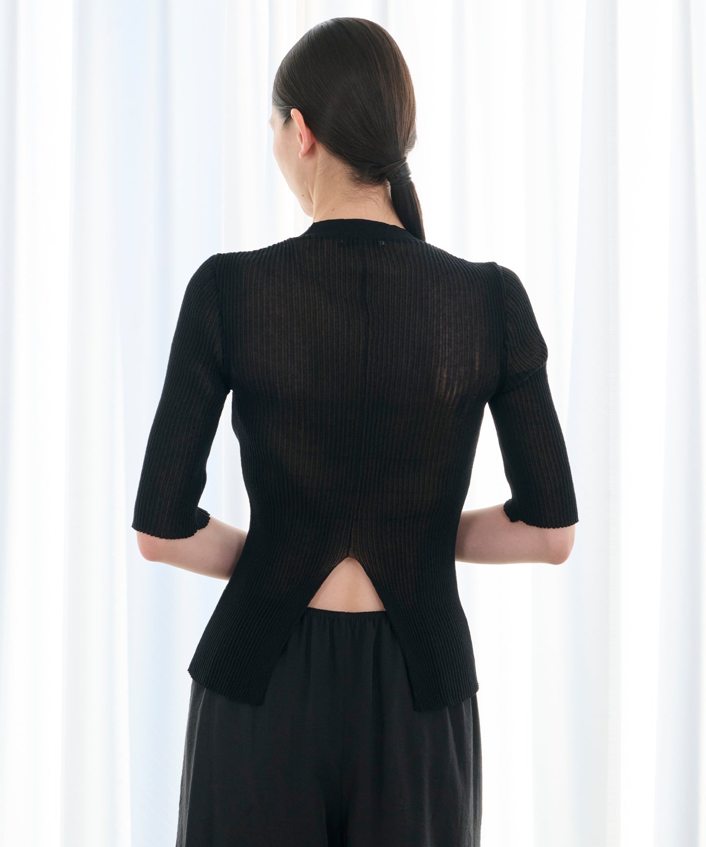 SHEER RIB / RD NK SHORTSLEEVE