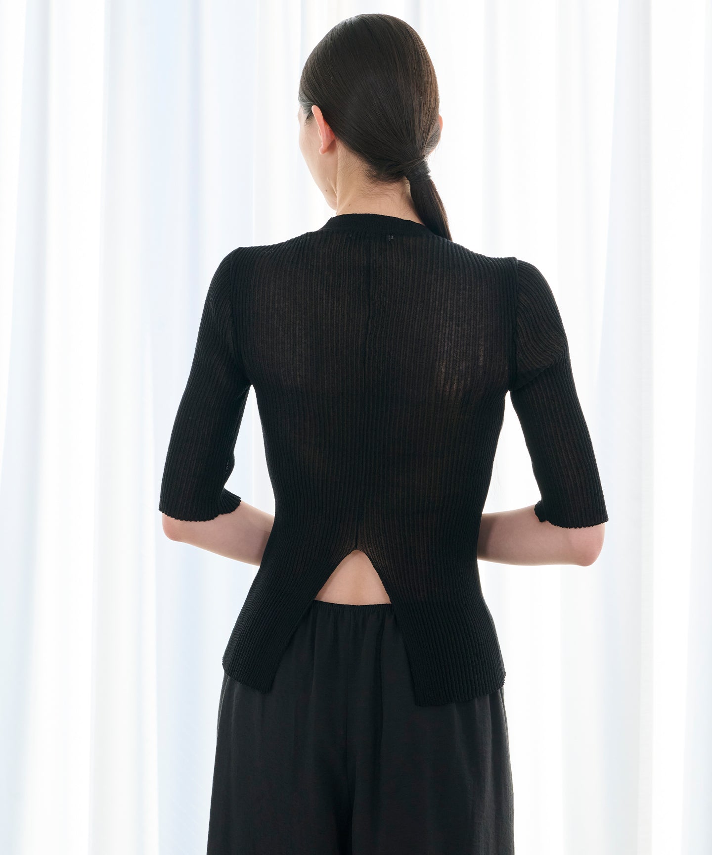 SHEER RIB / RD NK SHORTSLEEVE