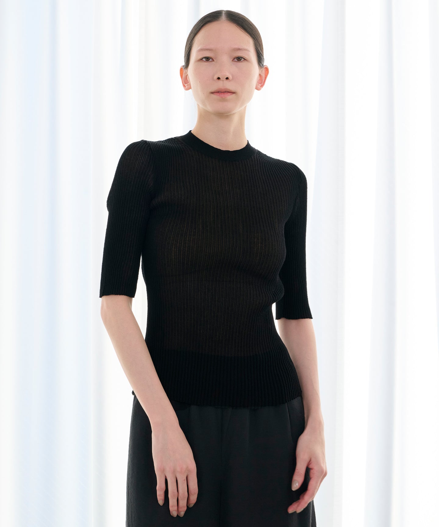 SHEER RIB / RD NK SHORTSLEEVE