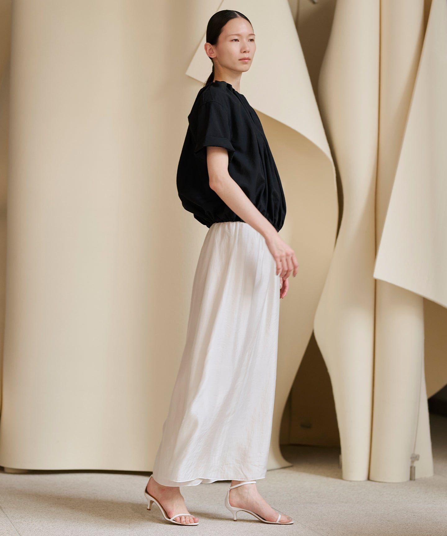 WOOL NYLON POPLIN / GATHER HALFSLEEVE BLOUSE