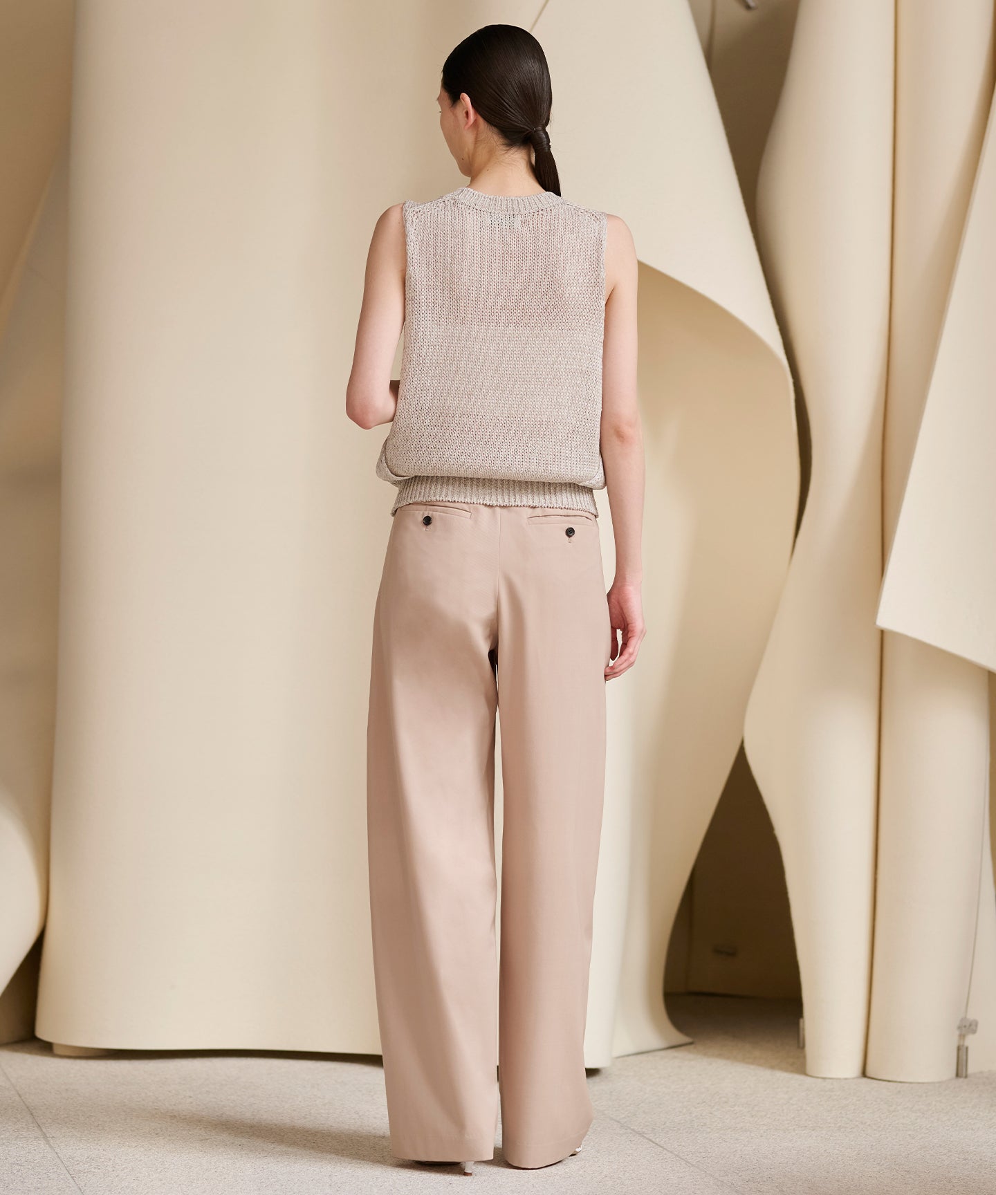 WOOL GABARDINE / DOUBLE PLEATED TSUTSUMU PANTS