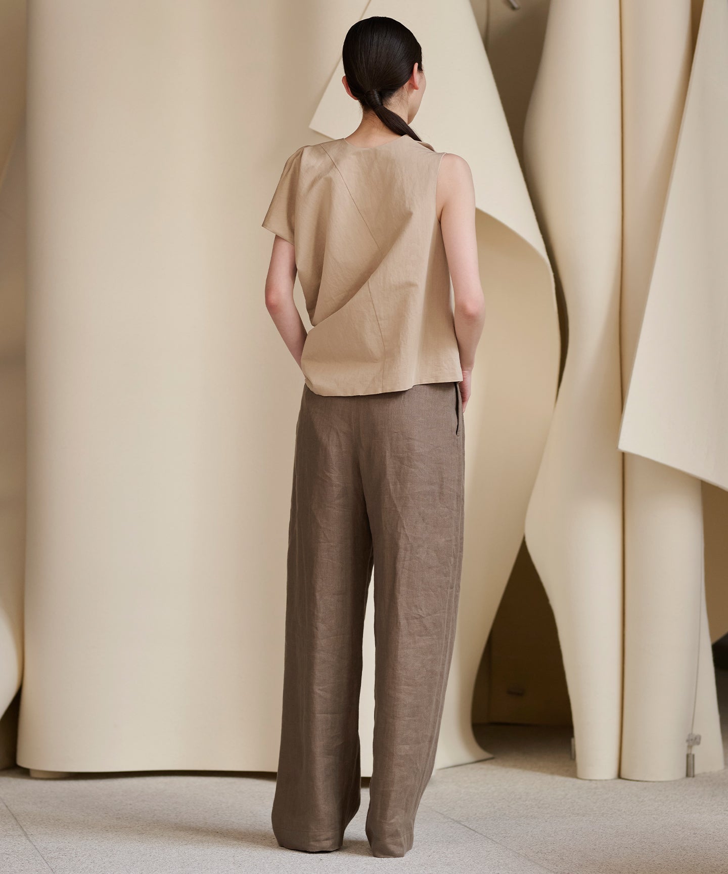 LINEN HERRINGBONE / DOUBLE PLEATED TSUTSUMU PANTS