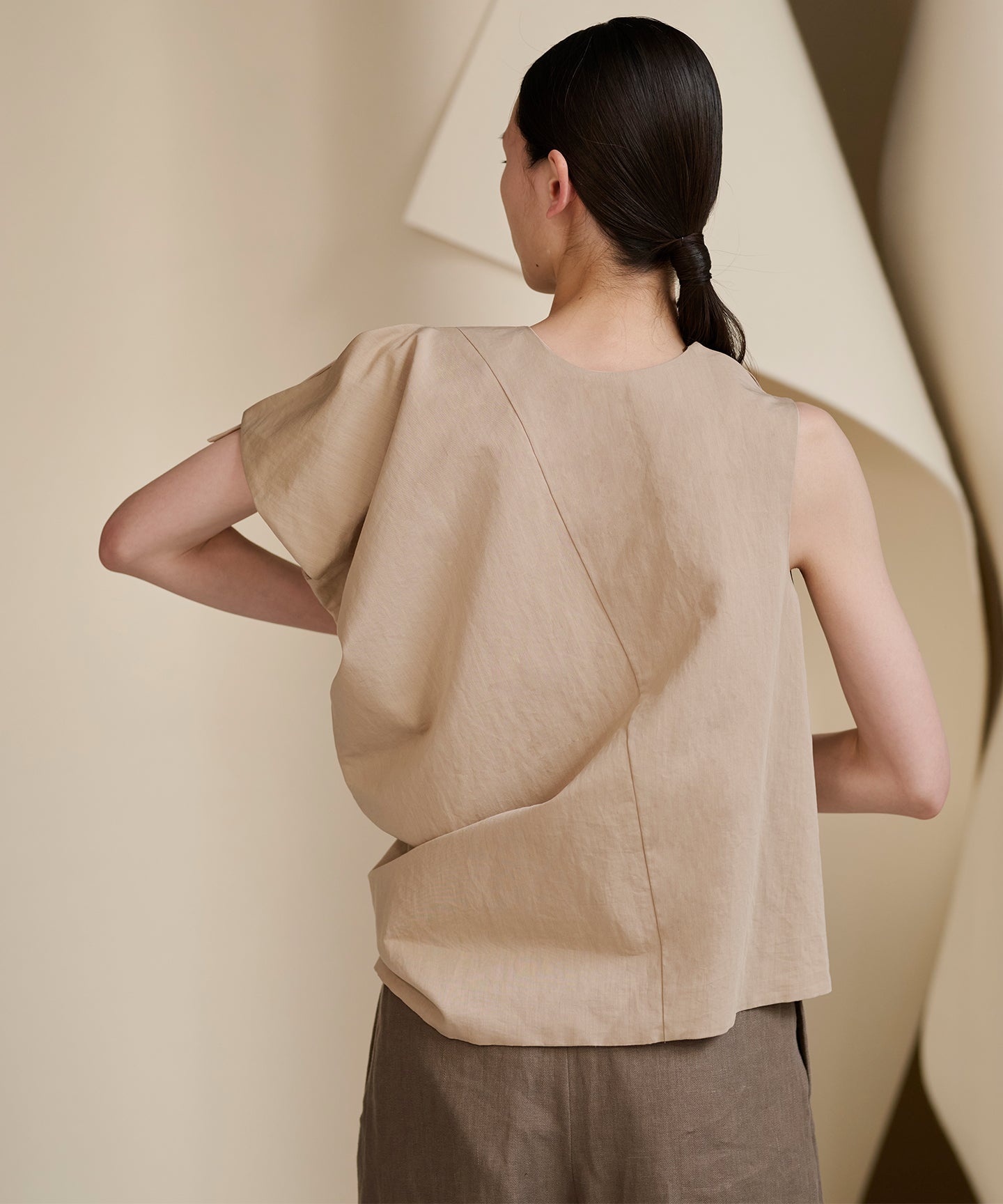 【eclat7.8月号掲載】COTTON PAPER / KASHIGU  REVERSIBLE BLOUSE