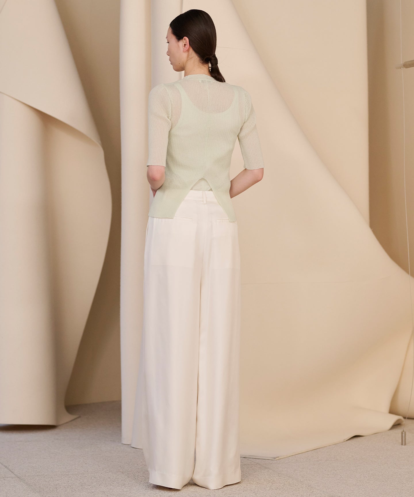 SHEER RIB / RD NK SHORTSLEEVE