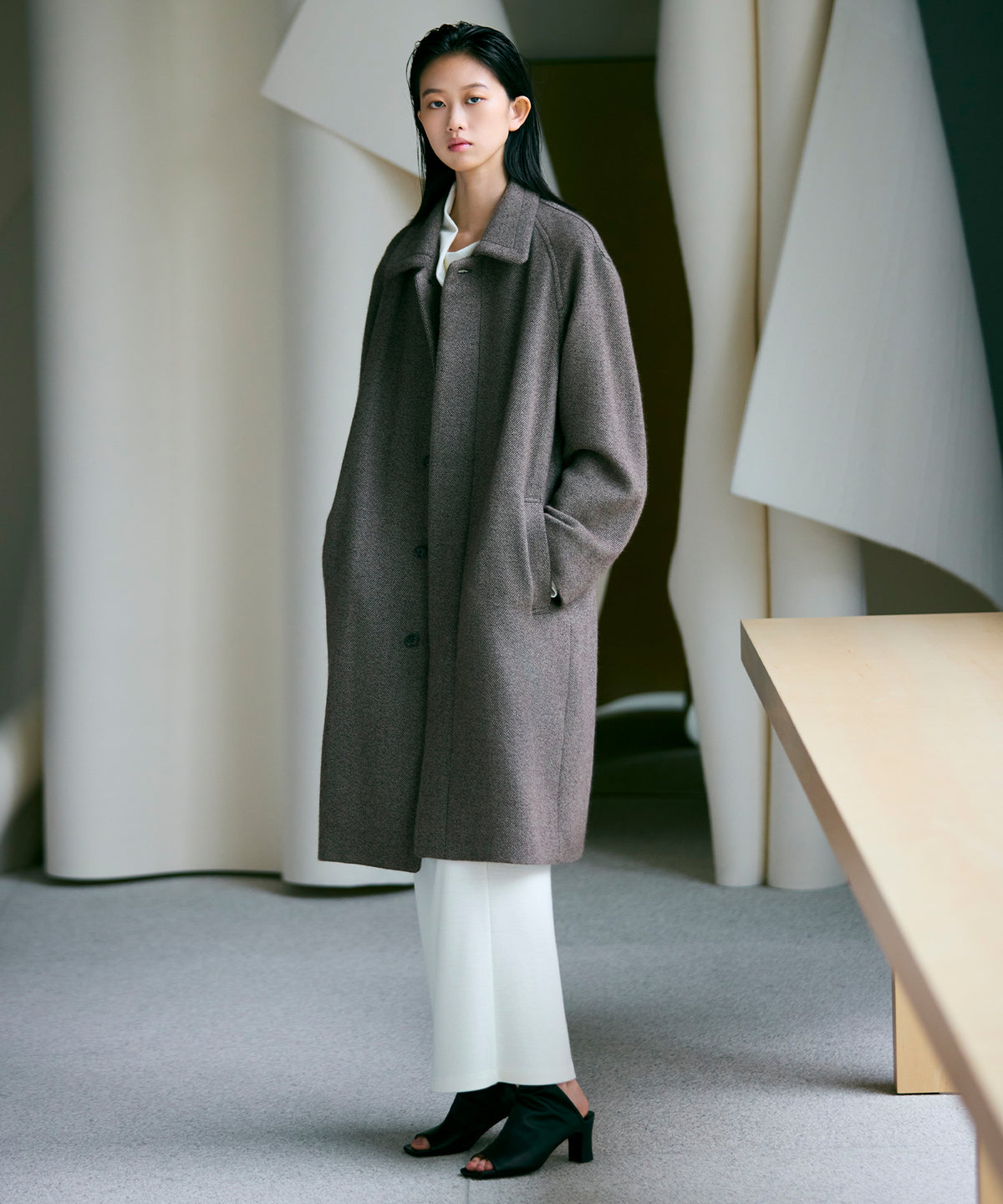 WOOL ANGOLA TWILL / GENTLE SHOULDER COAT