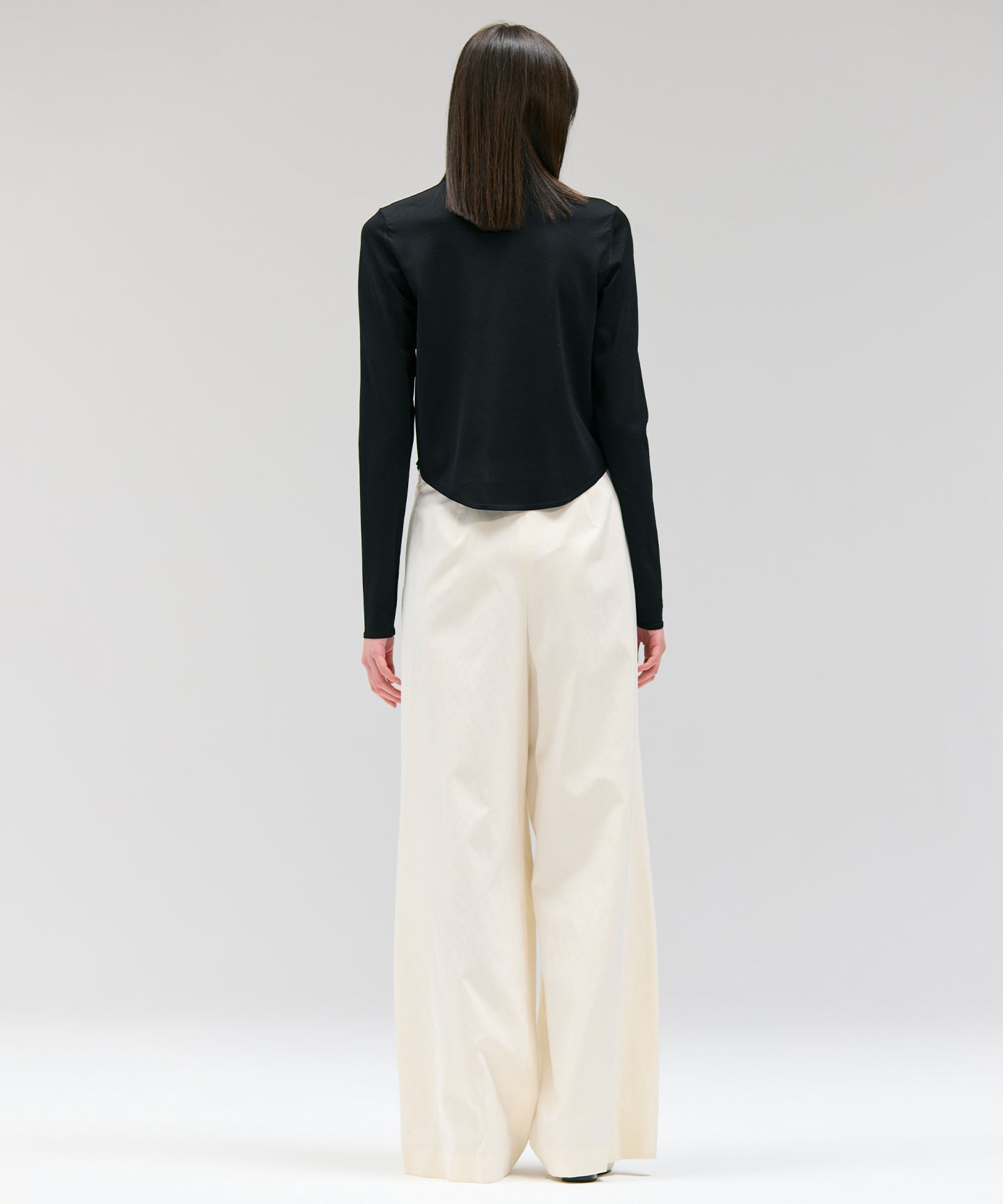 LUSTROUS SYNTHETIC KNIT / TOPS