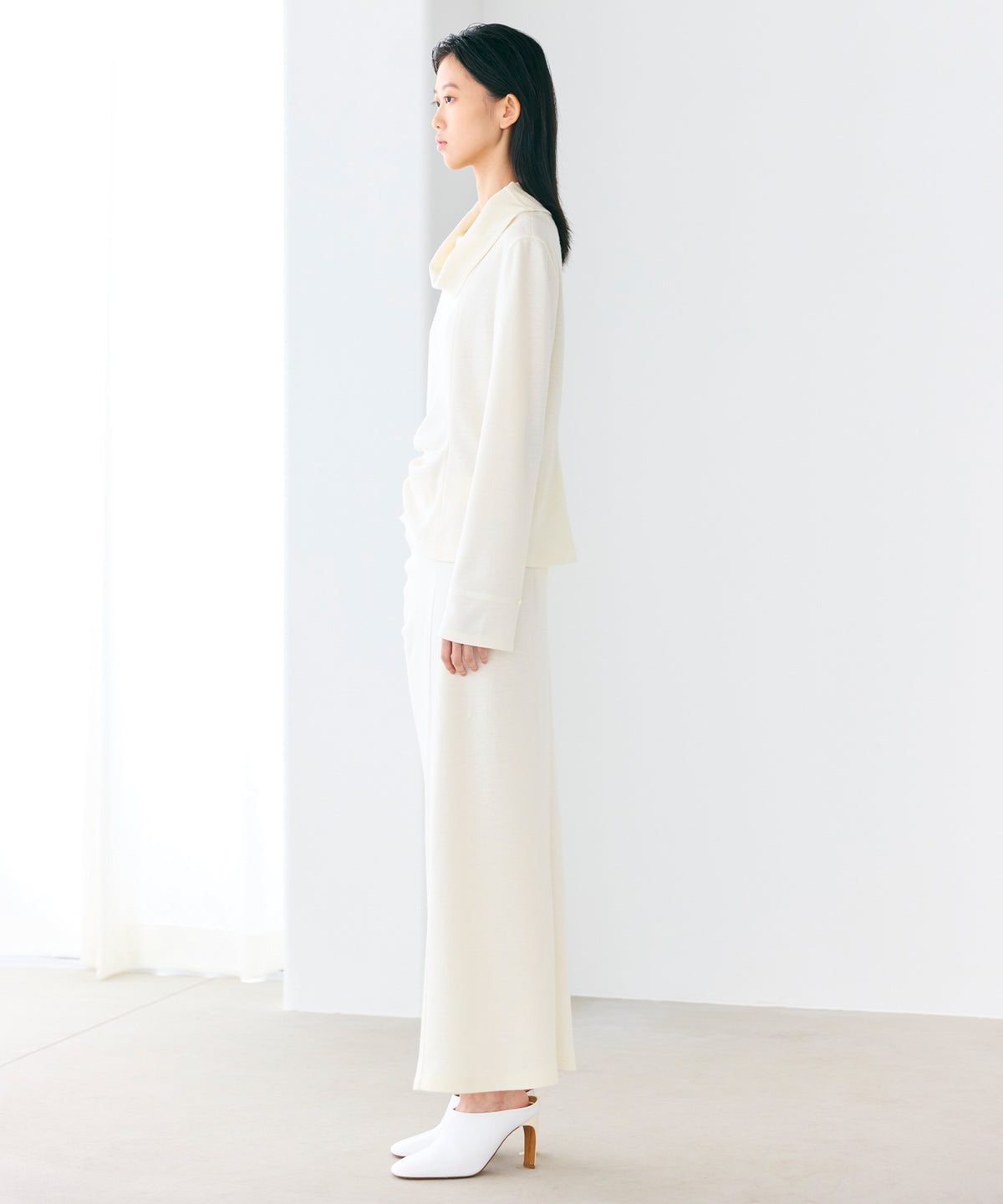 WOOL JERSEY / NUANCE DRAPED NECK JERSEY BLOUSE