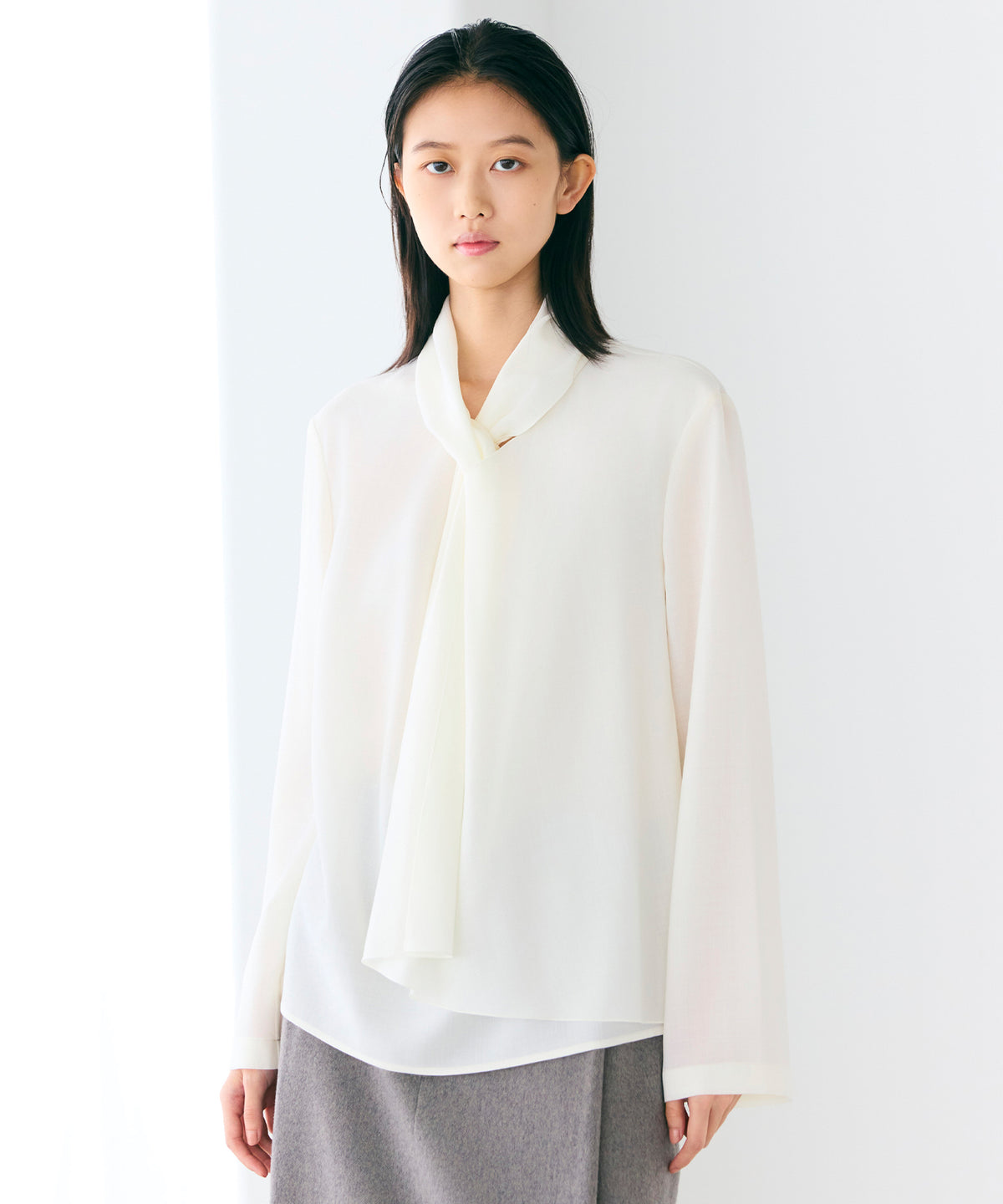 WOOL POLYESTER VOILE / STOLE COLLAR BLOUSE