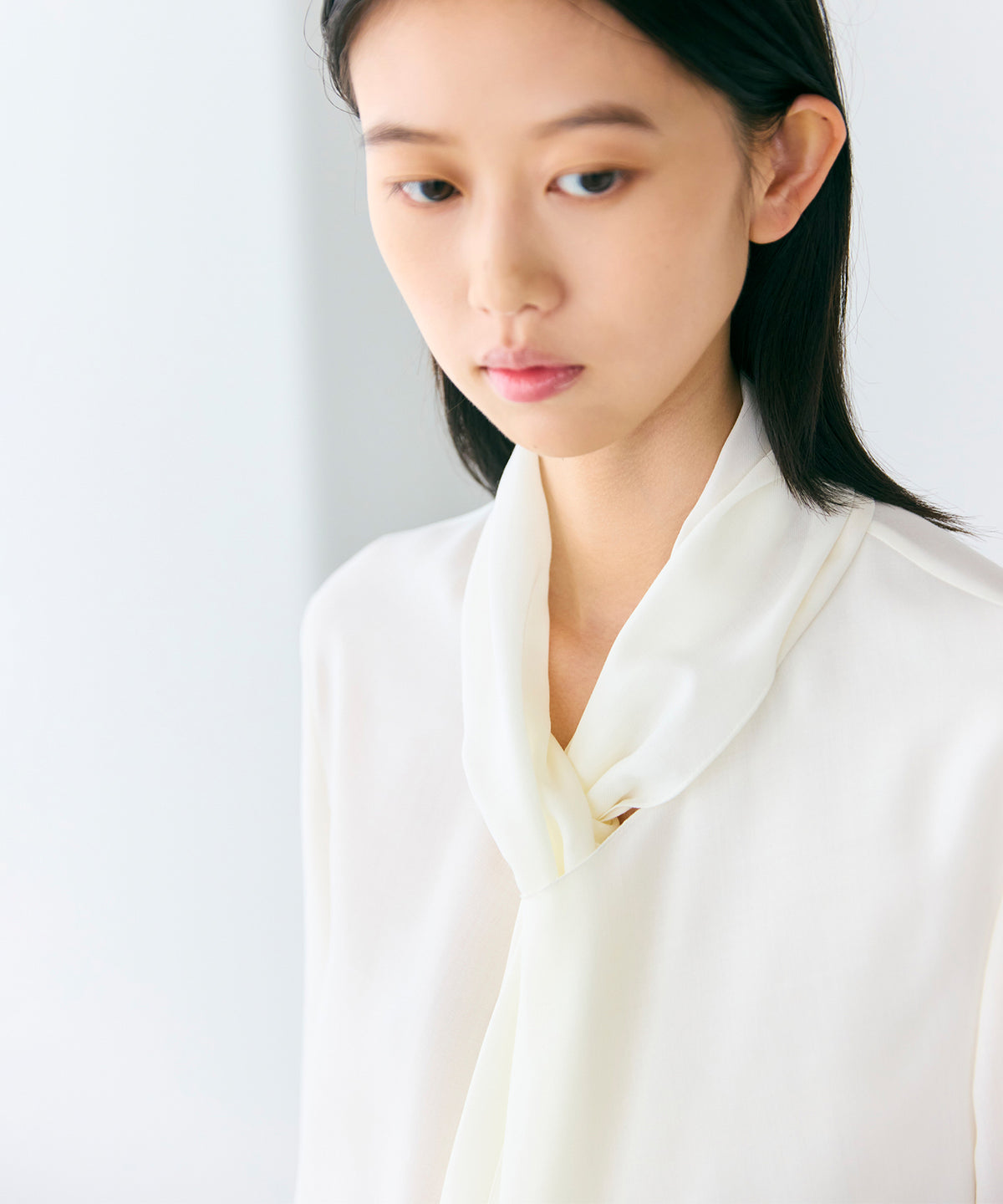 WOOL POLYESTER VOILE / STOLE COLLAR BLOUSE