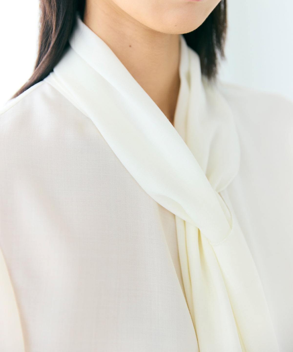 WOOL POLYESTER VOILE / STOLE COLLAR BLOUSE