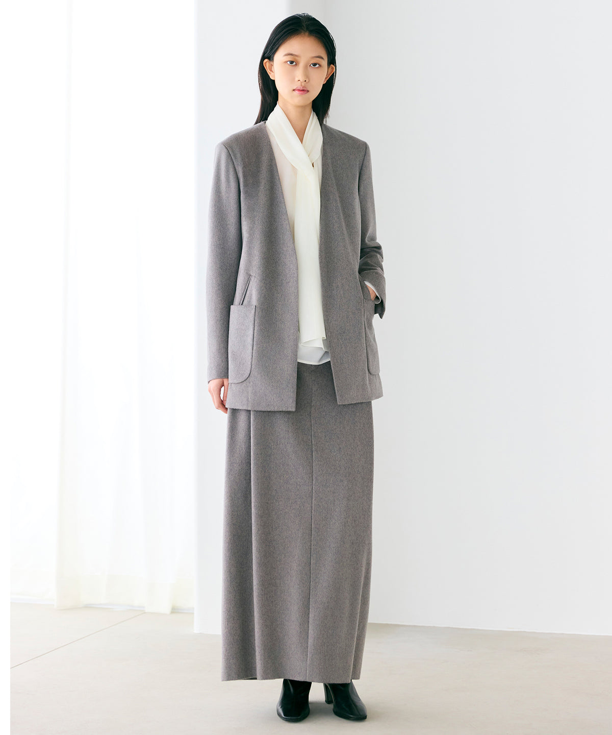 WOOL POLYESTER VOILE / STOLE COLLAR BLOUSE