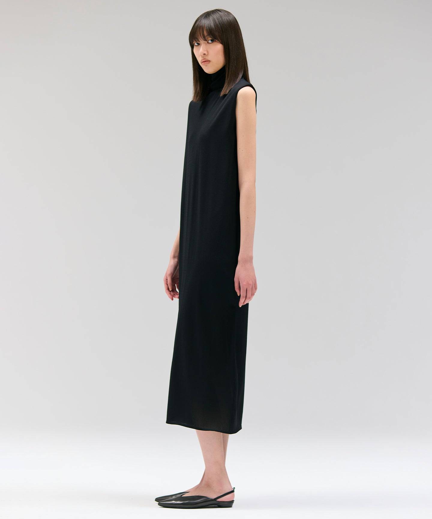 LUSTROUS SYNTHETIC KNIT / DRESS