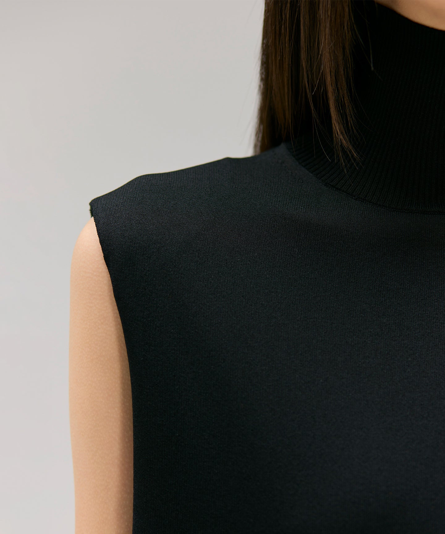 LUSTROUS SYNTHETIC KNIT / DRESS