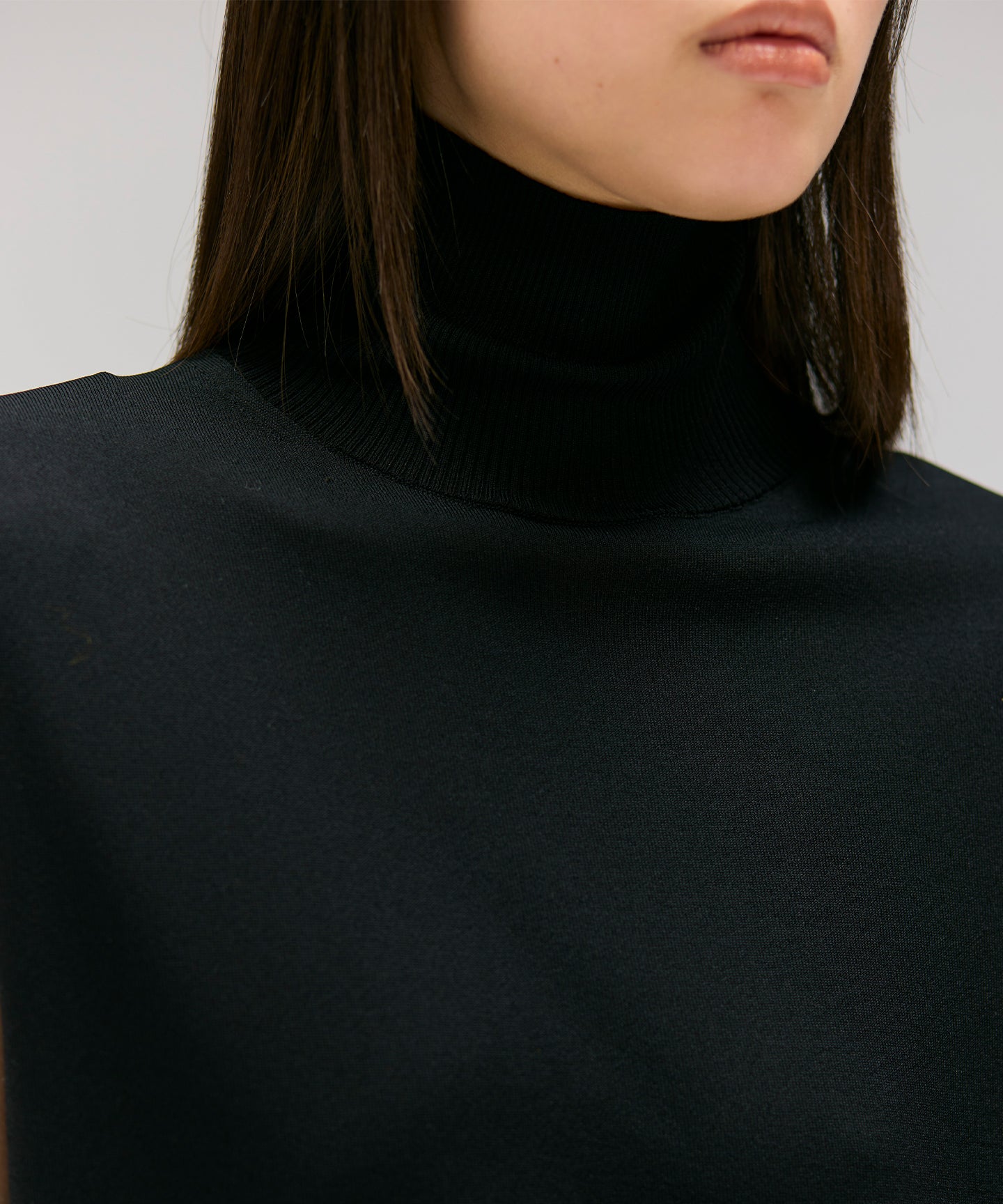 LUSTROUS SYNTHETIC KNIT / DRESS